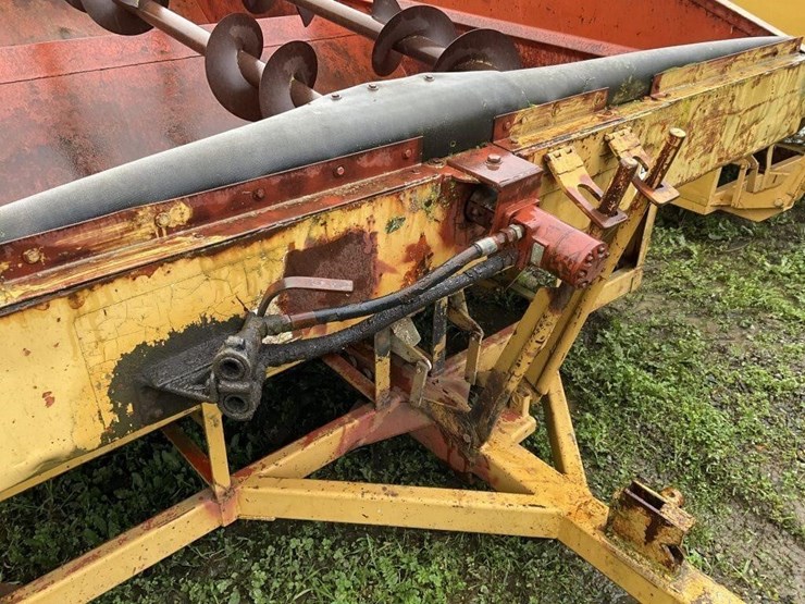 (offsite)-thomas-14'x8'-bottom-dump-nut-cart-image-9