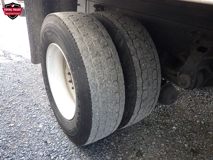 2020-hino-268a-image-5