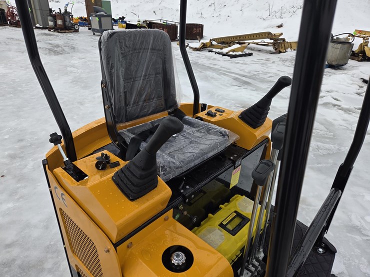 #2188-•-unused-future-ft15-mini-excavator-image-24