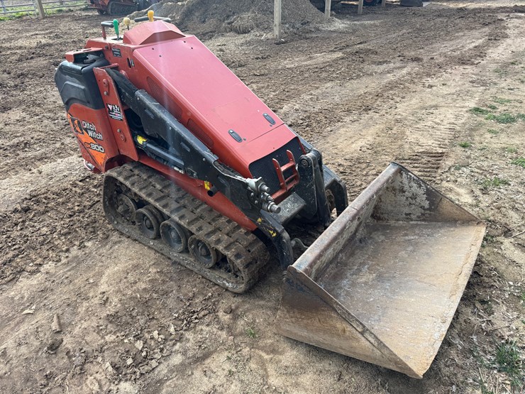 2019-ditch-witch-sk800-image-7