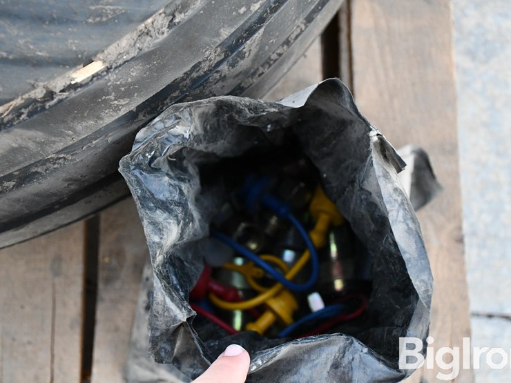 farm-implement-12.5l-15sl-tire-on-8-bolt-rim-image-11