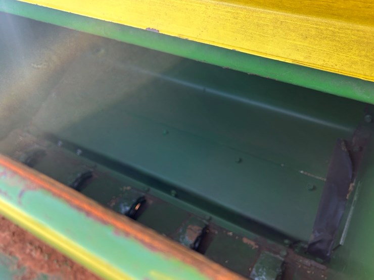 john-deere-8300-image-11