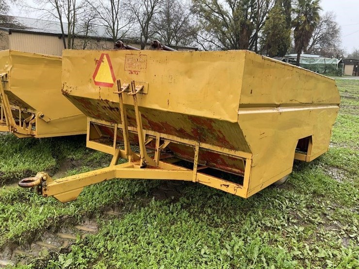 (offsite)-thomas-14'x8'-bottom-dump-nut-cart-image-4