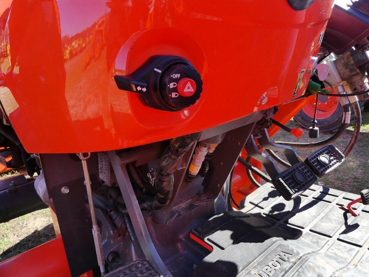 2021-kubota-mx5400-image-13