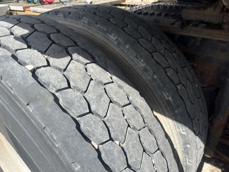 #1556-•-1999-mack-e7-460-day-cab-truck-tractor-image-75