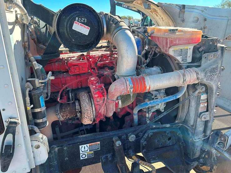 2016-peterbilt-365-image-4