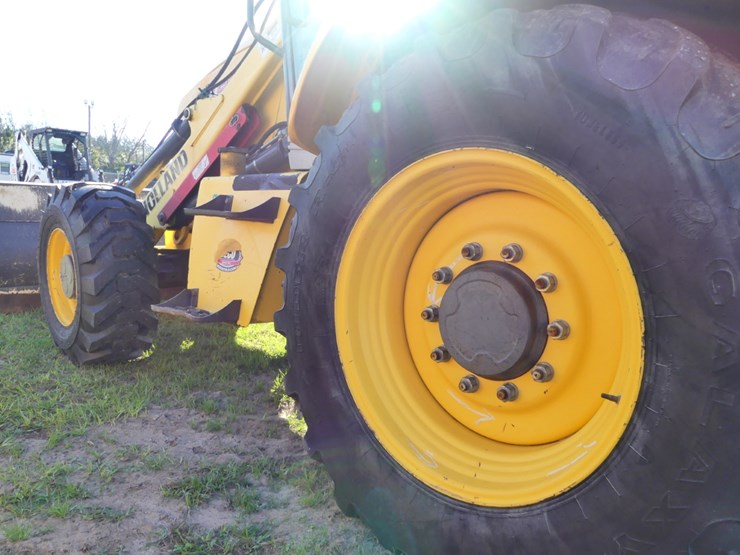 2014-new-holland-b95c-image-10