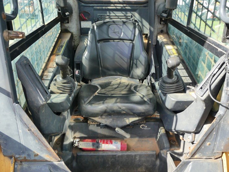 2013-deere-333e-image-12