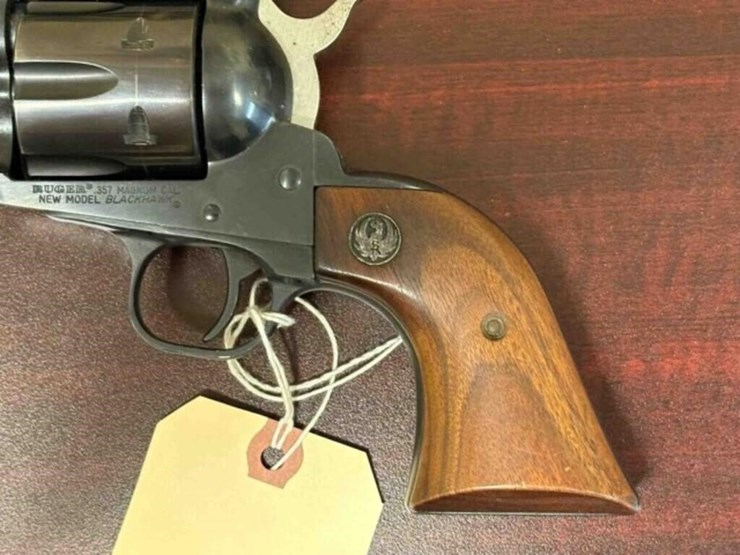 ruger---blackhawk---.357-mag.-revolver-image-3