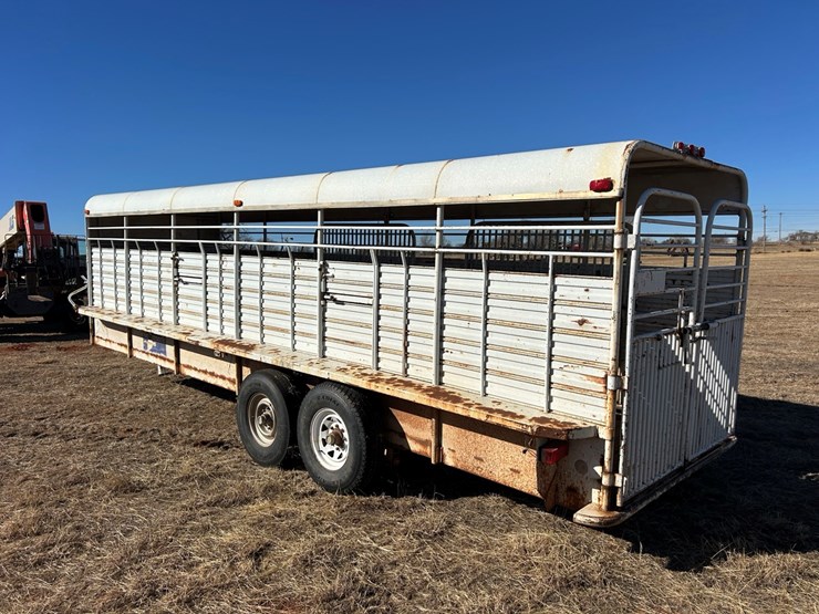 #83-•-1993-gooseneck-livestock-trailer-image-4