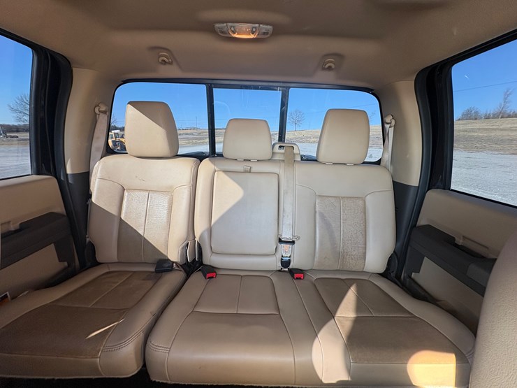 2011-ford-f250-lariat-image-12