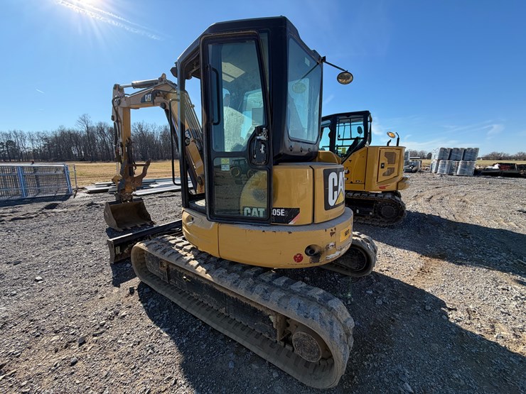 caterpillar-305e2-cr-image-15