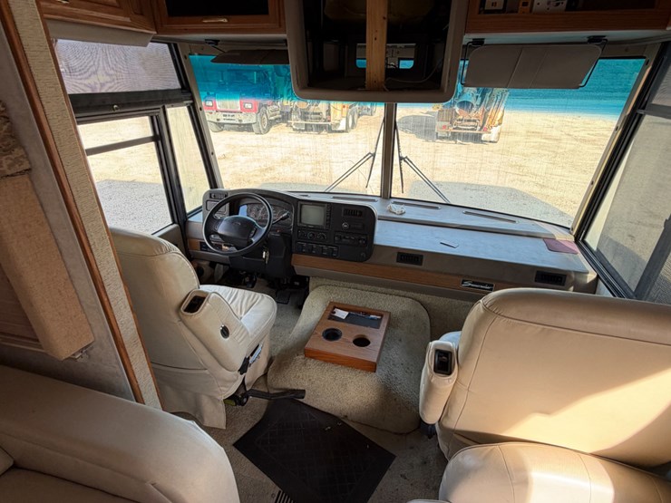 2000-itasca-suncruiser-37g-class-a-rv-image-8