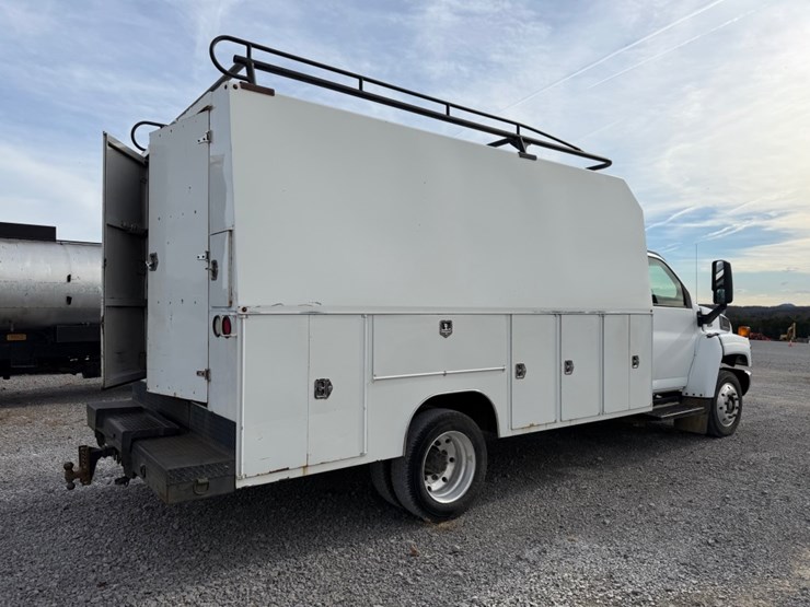 #30699-•-2003-chevrolet-c4500-single-axle-service-truck-image-4