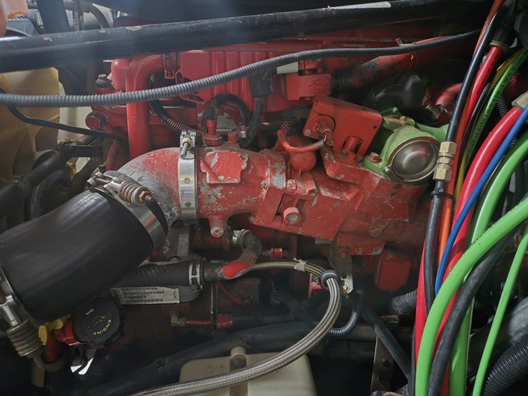 #2295-•-2016-freightliner-cascadia-day-cab-truck-tractor-image-49