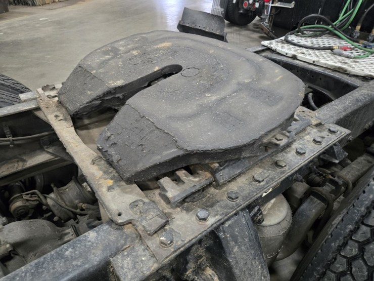 2015-kenworth-t680-image-29