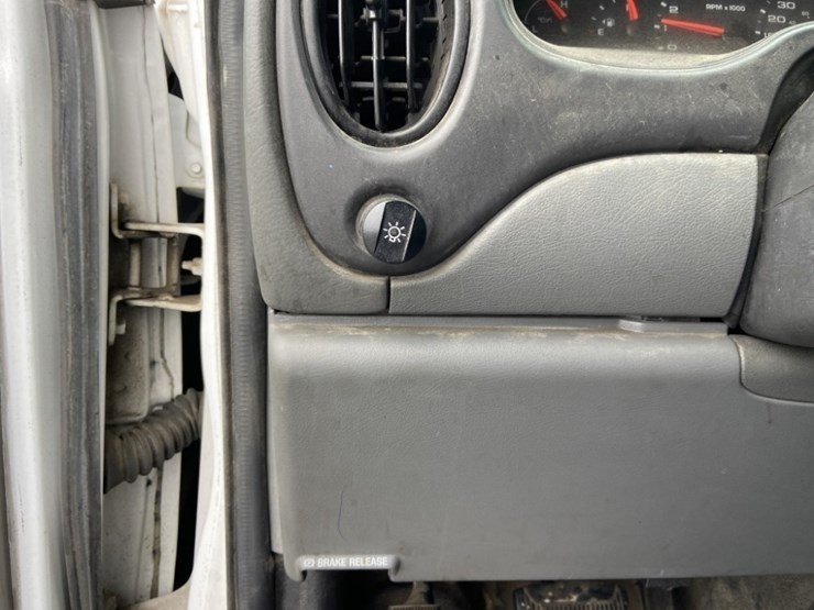 2004-ford-e350-sd-image-28