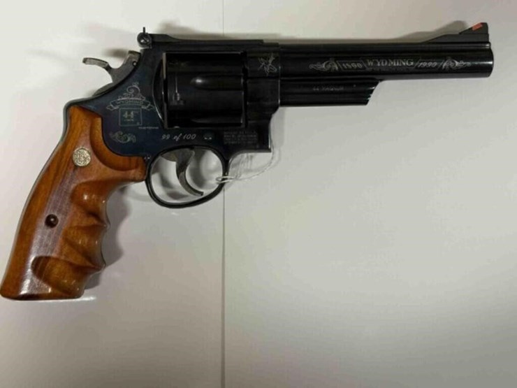 smith-and-wesson---yellowstone---.44-mag-revoler-image-6