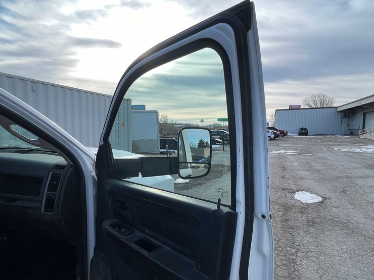 2016-ram-2500-tradesman-image-57