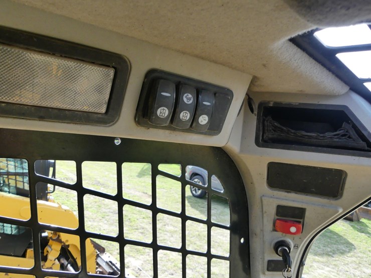 2019-caterpillar-259d-image-16