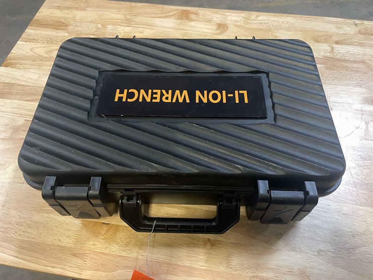 #2033-•-dewalt-style-cordless-ratchet-wrench-with-(2)-batteries,-charger-and-case-(pr12)-image-16