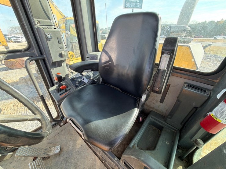 volvo-g710b-image-12