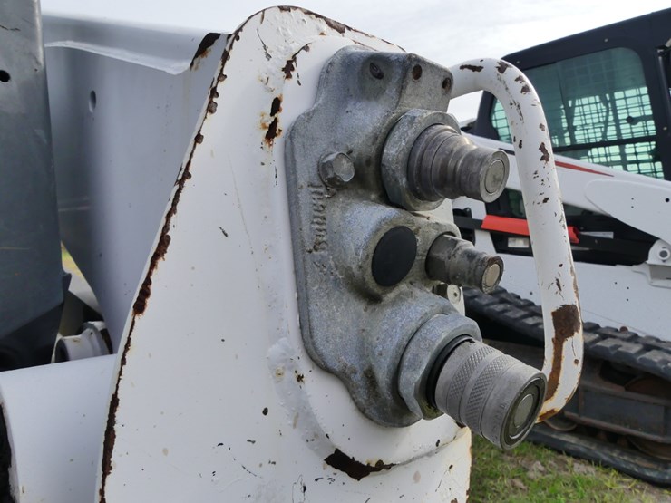 2014-bobcat-t650-image-11