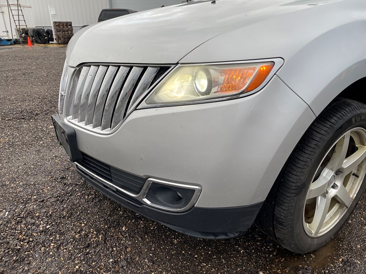 2012-lincoln-mkx-image-12