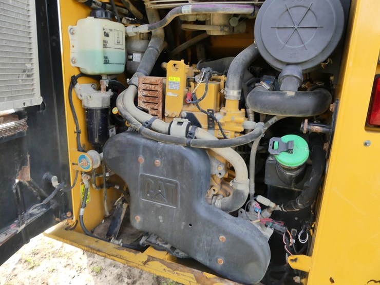 2019-caterpillar-259d-image-7
