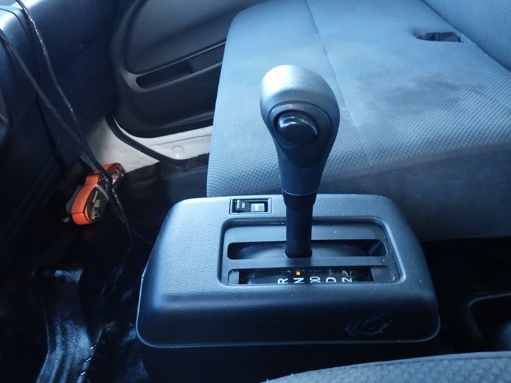 2020-hino-268a-image-8