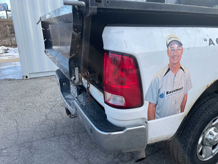 2016-ram-2500-tradesman-image-22