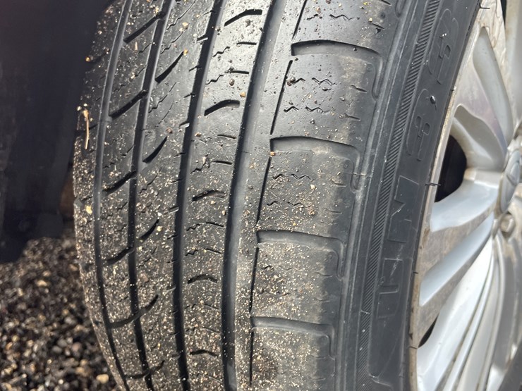 #1024-•-2012-chrysler-300-awd-sedan-(has-paperwork-to-obtain-title)-image-11