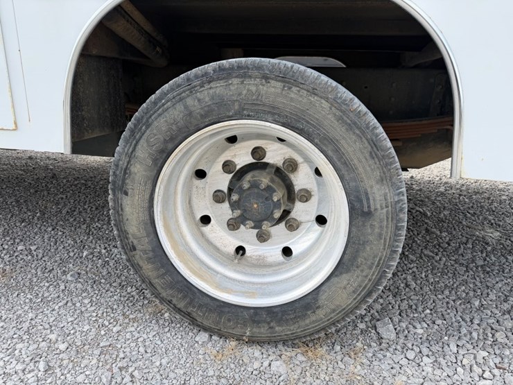 #30699-•-2003-chevrolet-c4500-single-axle-service-truck-image-10