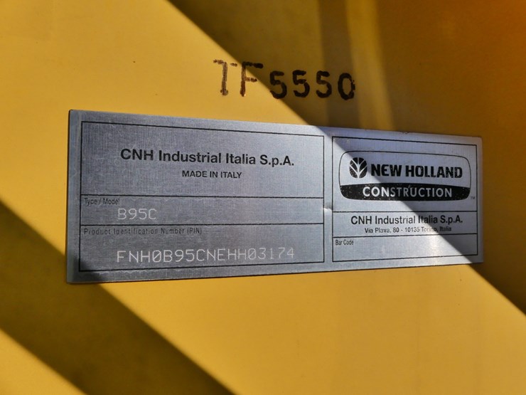 2014-new-holland-b95c-image-19