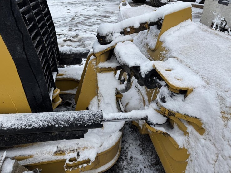 caterpillar-d4k-xl-image-21