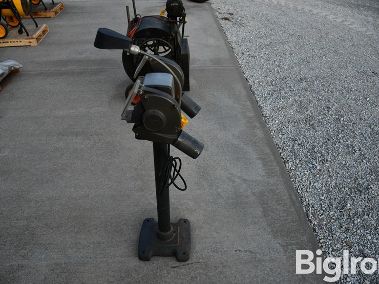 sears-craftsman-397.19440-1/2-hp-bench-grinder-image-8