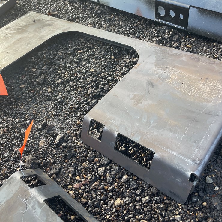 #1187 • Unused, Skidsteer Open Center Weldable Quick Attach Plate