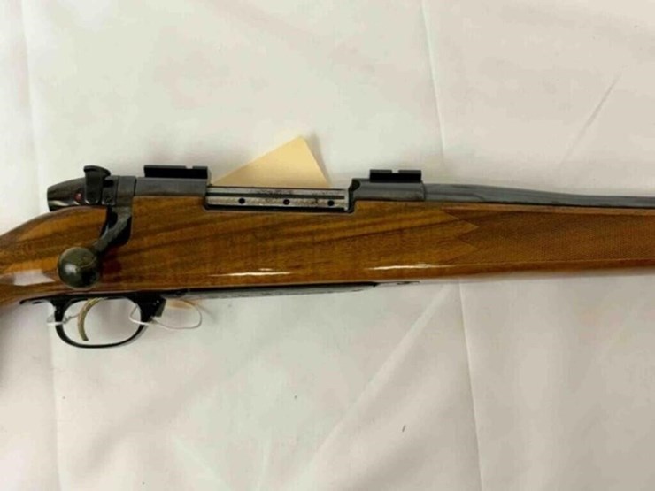 weatherby-mark-v---rifle---1-of-1000-image-4