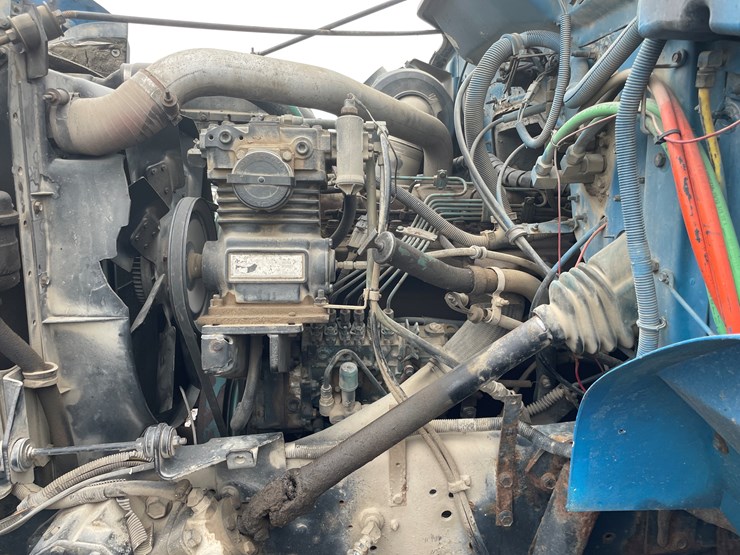 #1015-•-1992-navistar-international-transportation-flatbed-truck-(has-wi-title)-image-33