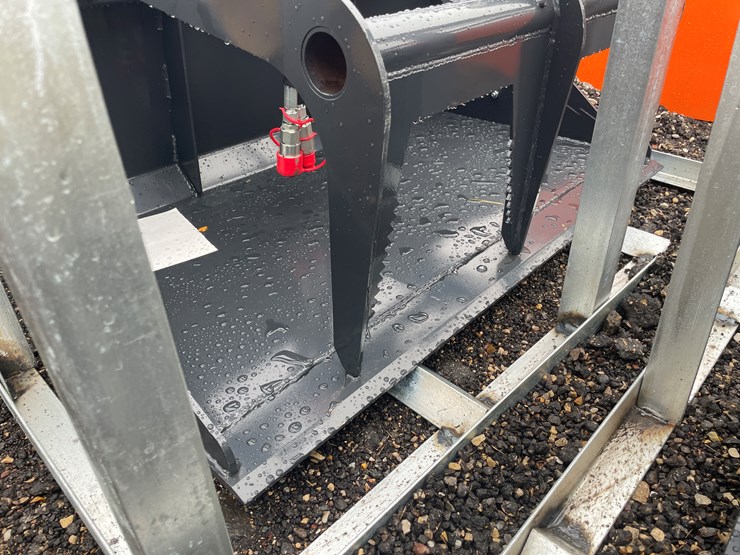 #1165-•-unused,-landhonor-mini-skidsteer-grapple-bucket-image-2