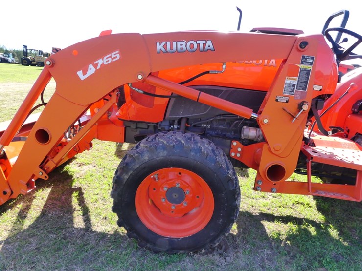 2015-kubota-l4701-image-8
