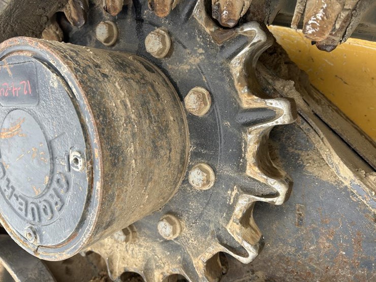 2019-deere-331g-image-64