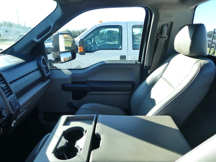 2017-ford-f350-xl-image-11