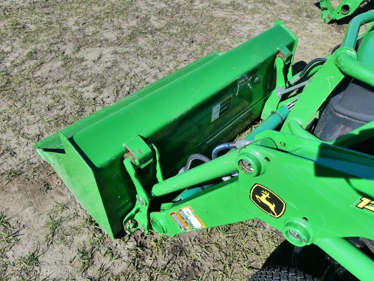 2021-john-deere-1025r-image-10