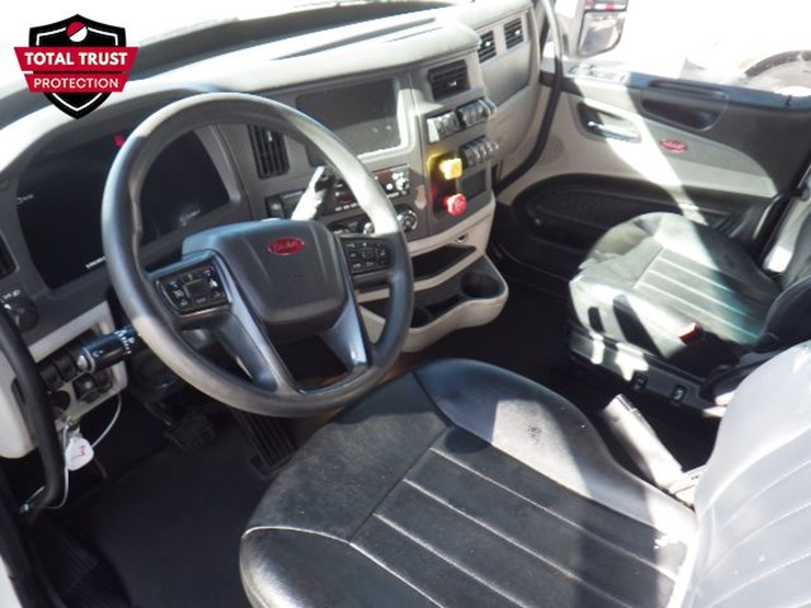 2023-peterbilt-579-image-16