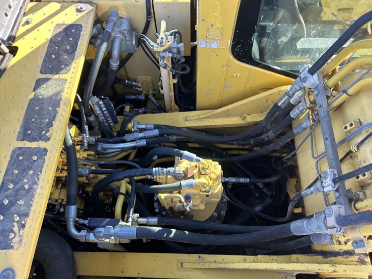2014-komatsu-pc360-lc-10-image-40