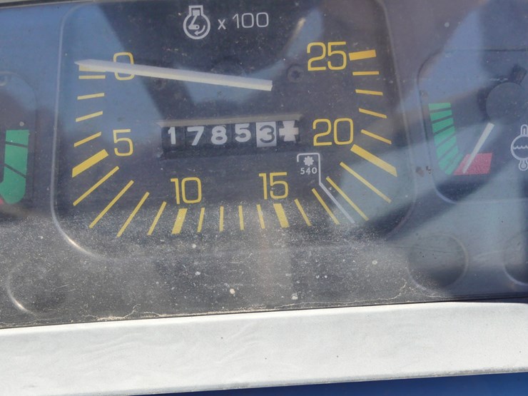 new-holland-3930-image-11