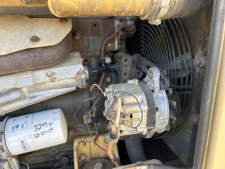 caterpillar-307-image-51