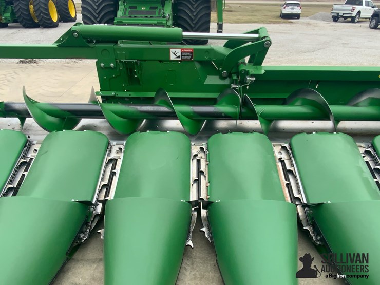 2021-john-deere-c12f-image-11