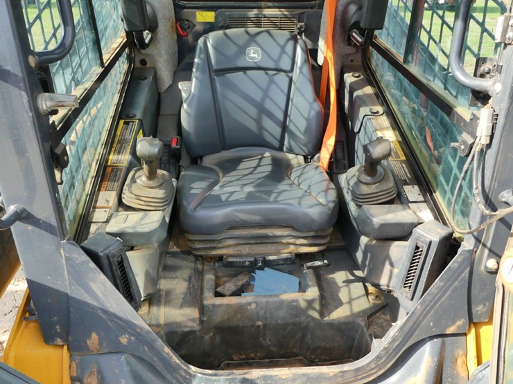 2023-deere-325g-image-13